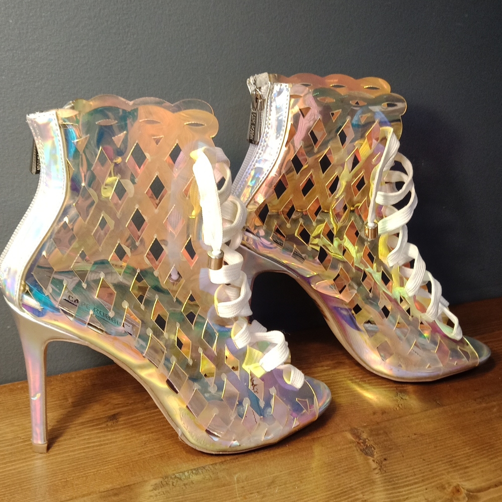 Cape Robbin heels